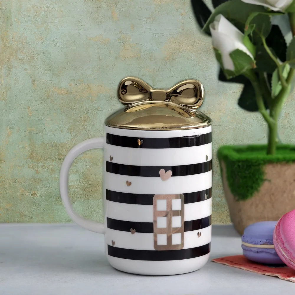 Black & White Cute Striped Mug with Bow Lid