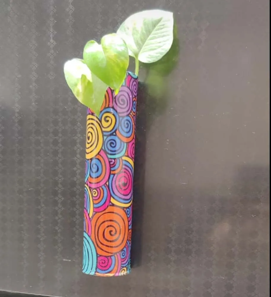 Royal Bright Multi-Hued Resilient Metal Plant Pot With Stand Set Of 1