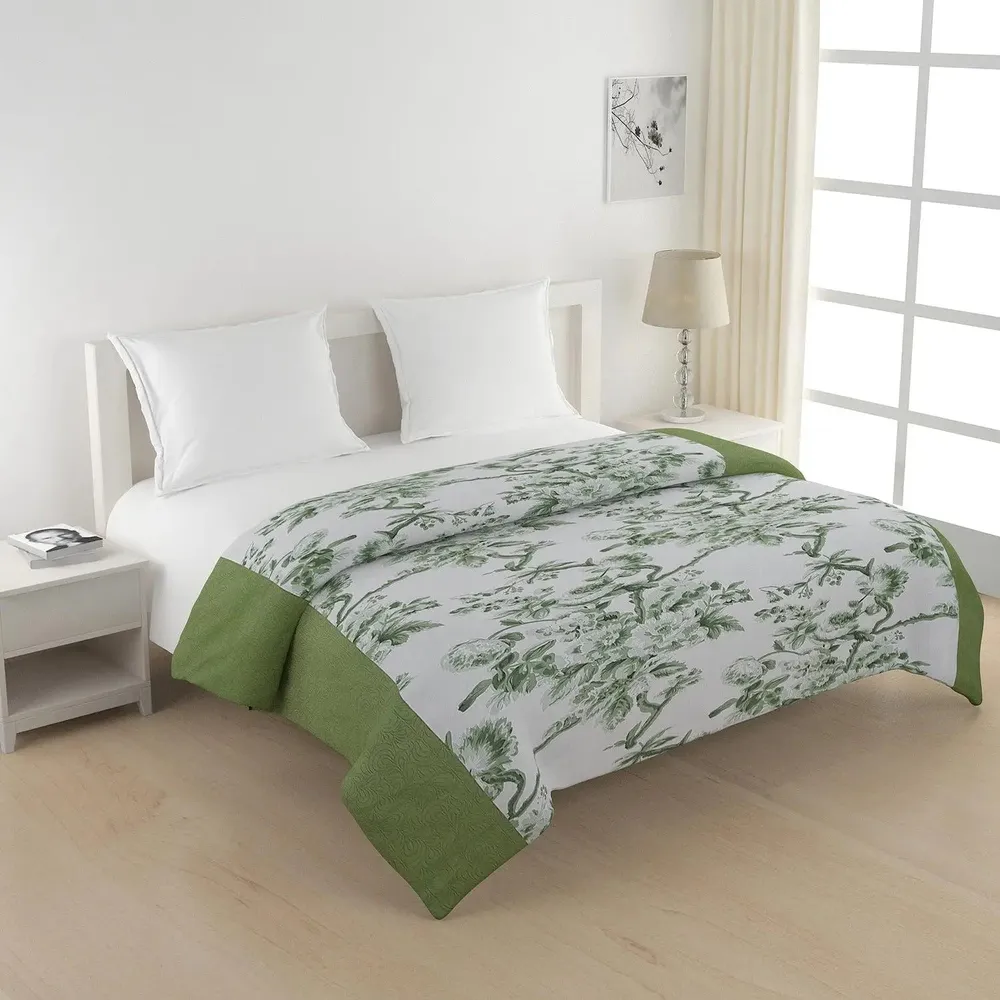 Swayam Floral Design 350 GSM Pure Cotton Double Winter Quilt , Green and White