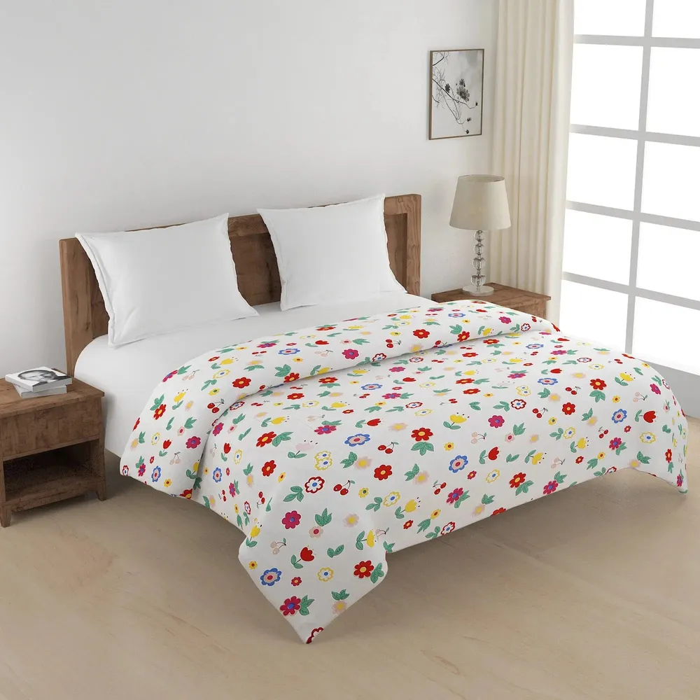 Swayam Sprinkled Floral Pattern Blended Cotton Heavy Double Bed Comforter